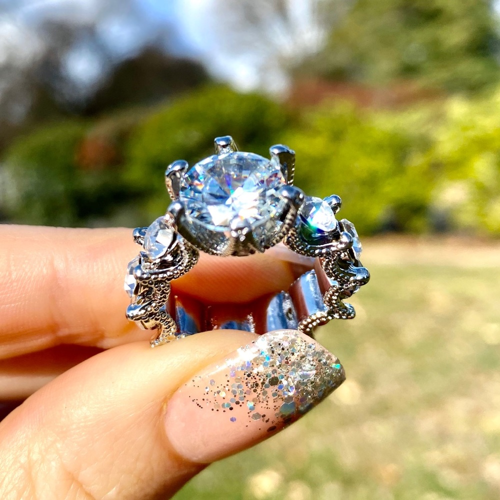 New Gorgeous Silver Ring
